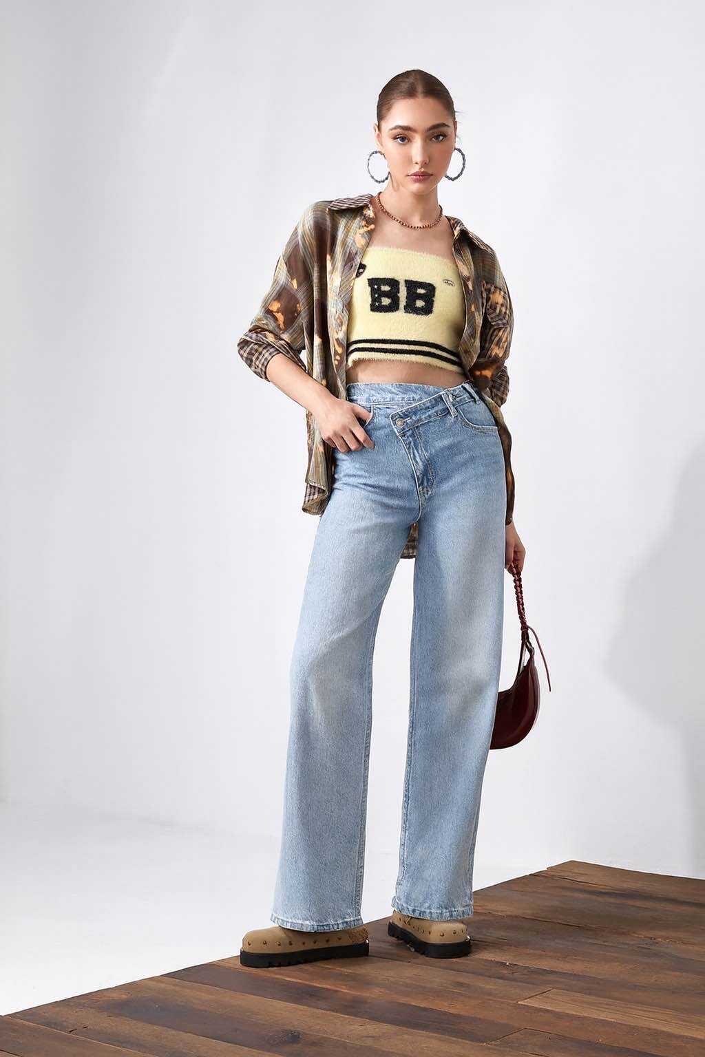 Jean wide leg asymétrique