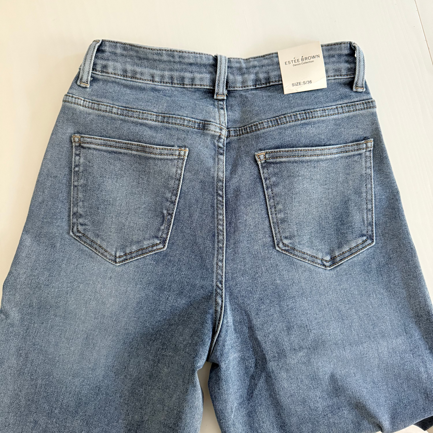 Jean wide leg asymétrique